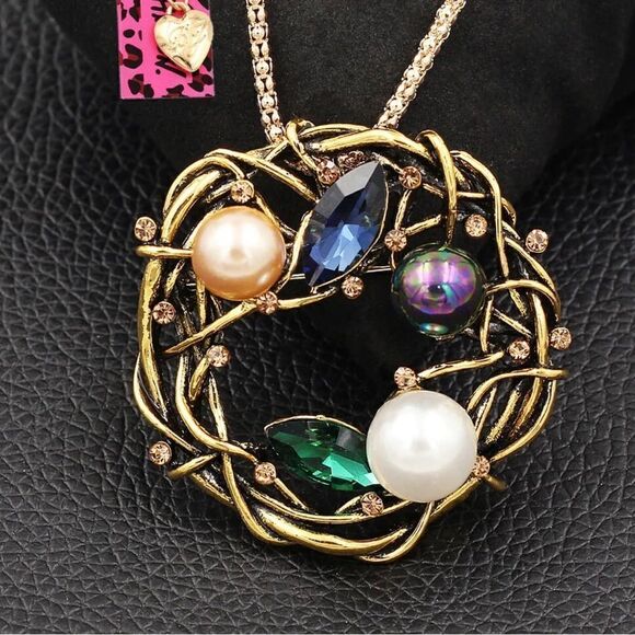 Faux Pearl Crystal Rhinestone Round Pendant Chain Necklace/Brooch NWOT - Picture 1 of 4